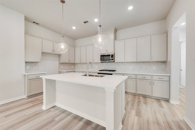 8151 Challenger Lane, Frisco, TX 75034