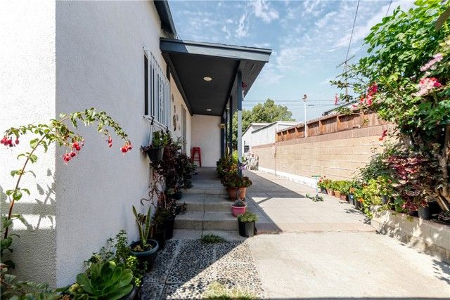 421 E 65th, Los Angeles, CA 90003