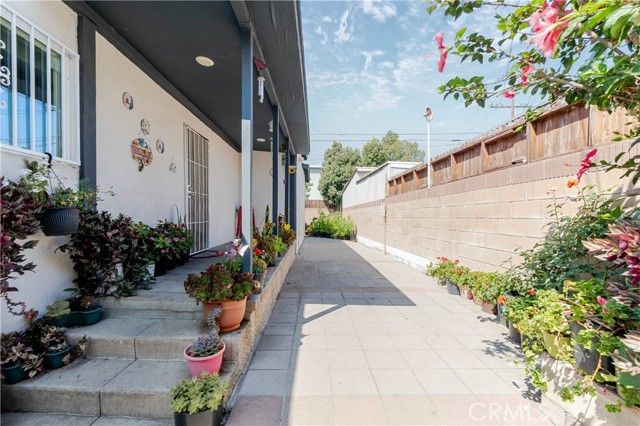 421 E 65th, Los Angeles, CA 90003