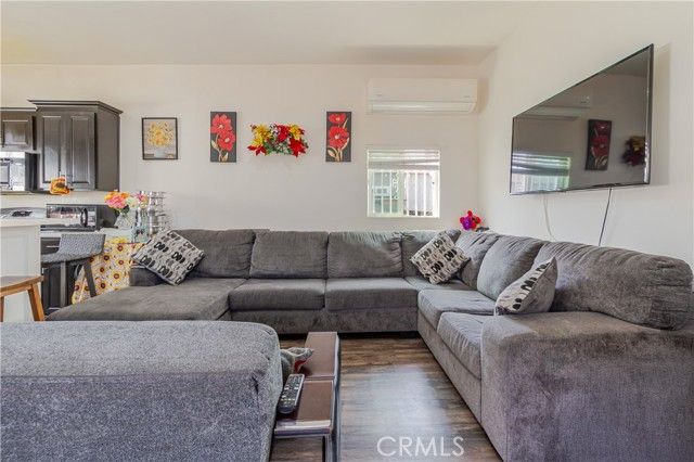 421 E 65th, Los Angeles, CA 90003