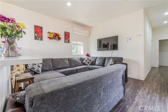 421 E 65th, Los Angeles, CA 90003