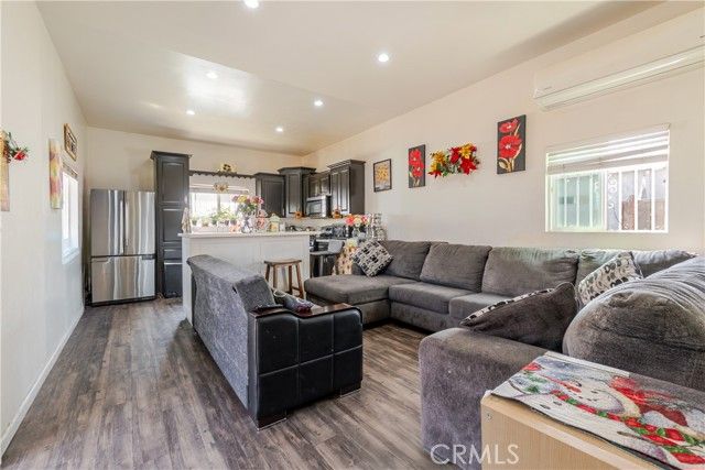 421 E 65th, Los Angeles, CA 90003