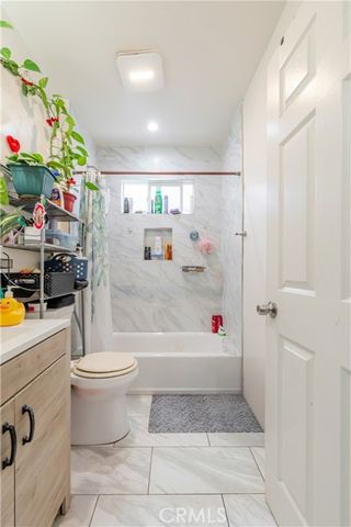 421 E 65th, Los Angeles, CA 90003