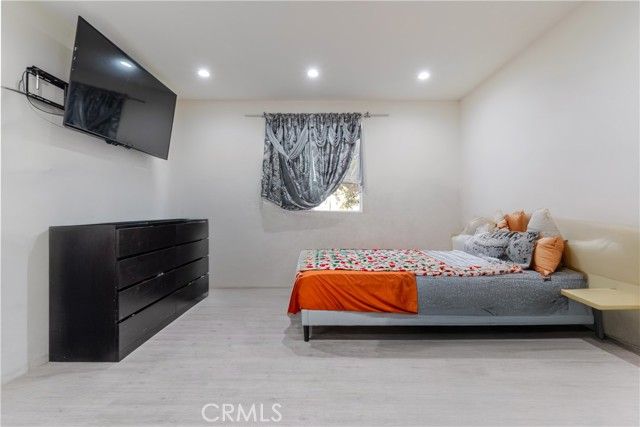 421 E 65th, Los Angeles, CA 90003