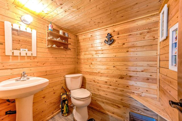 1929 County Road 230, Sargent, TX 77414