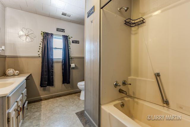 2052 Woodward Street, Muskegon, MI 49442