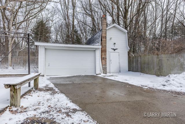 2052 Woodward Street, Muskegon, MI 49442