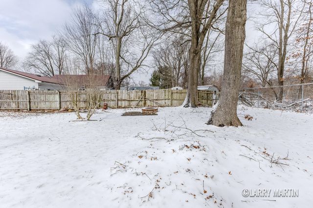 2052 Woodward Street, Muskegon, MI 49442