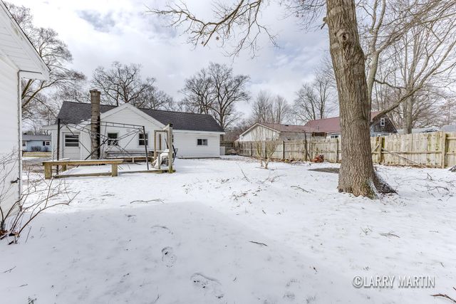 2052 Woodward Street, Muskegon, MI 49442