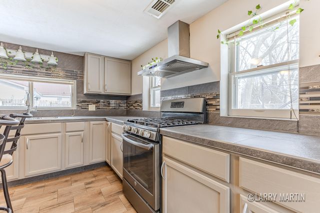 2052 Woodward Street, Muskegon, MI 49442