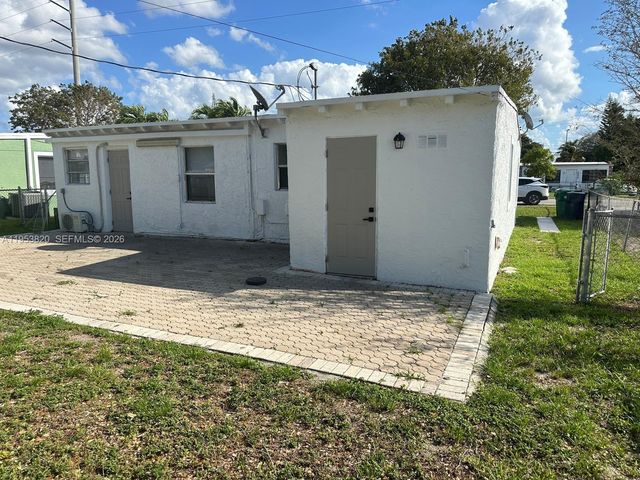 2097 Wilmington St, Opa-locka, FL 33054