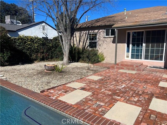 17250 Archwood, Van Nuys (los Angeles), CA 91406