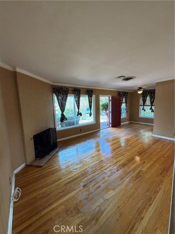 17250 Archwood, Van Nuys (los Angeles), CA 91406