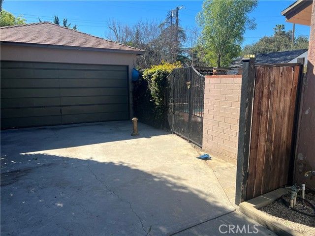 17250 Archwood, Van Nuys (los Angeles), CA 91406