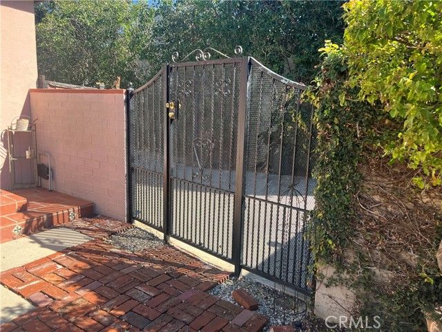 17250 Archwood, Van Nuys (los Angeles), CA 91406