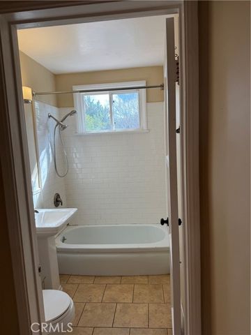 17250 Archwood, Van Nuys (los Angeles), CA 91406