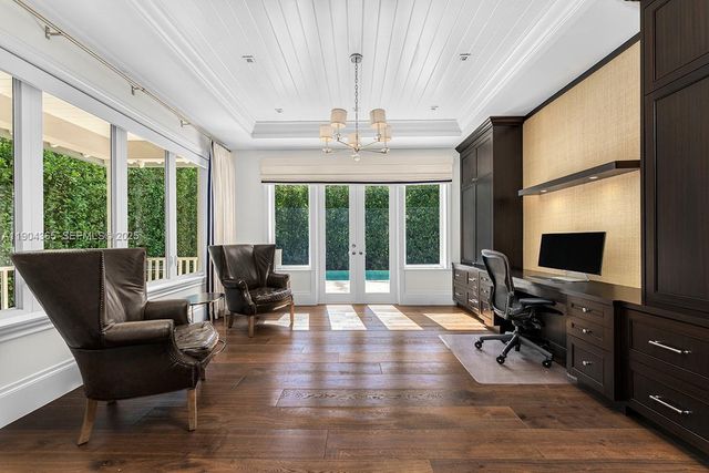 2500 Regatta Ave, Miami Beach, FL 33140