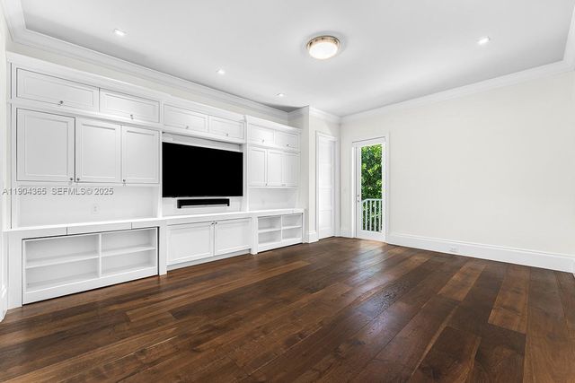 2500 Regatta Ave, Miami Beach, FL 33140