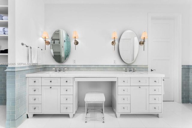 2500 Regatta Ave, Miami Beach, FL 33140