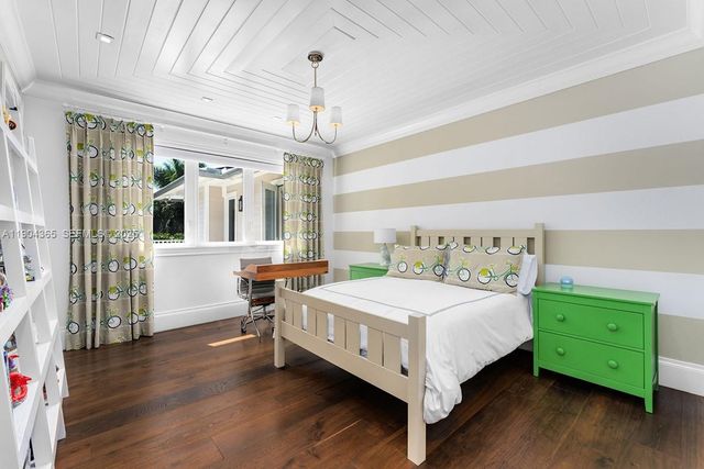 2500 Regatta Ave, Miami Beach, FL 33140