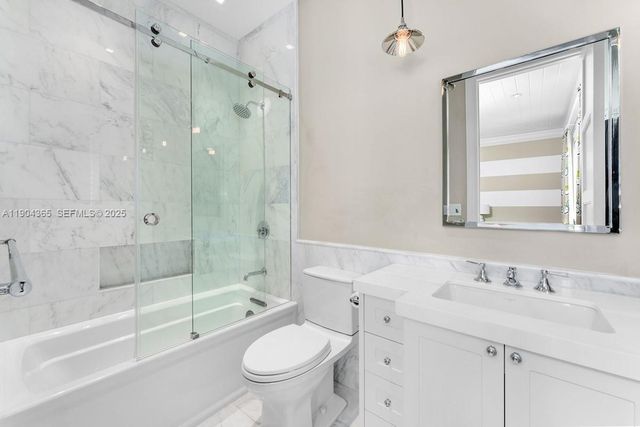 2500 Regatta Ave, Miami Beach, FL 33140