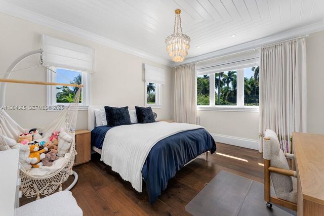 2500 Regatta Ave, Miami Beach, FL 33140