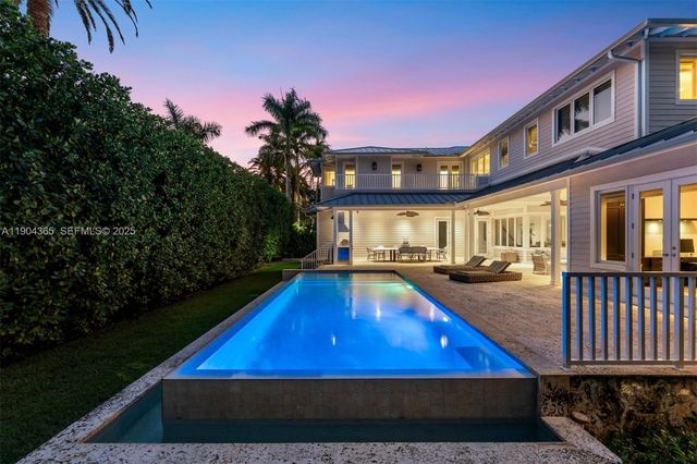 2500 Regatta Ave, Miami Beach, FL 33140