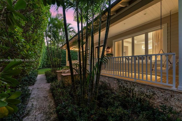 2500 Regatta Ave, Miami Beach, FL 33140