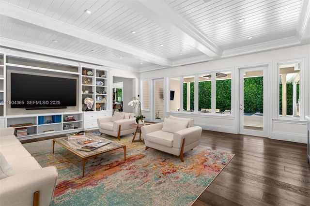 2500 Regatta Ave, Miami Beach, FL 33140