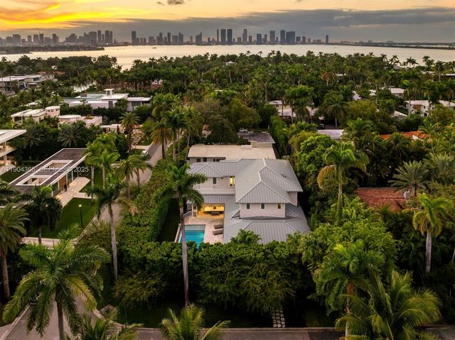 2500 Regatta Ave, Miami Beach, FL 33140