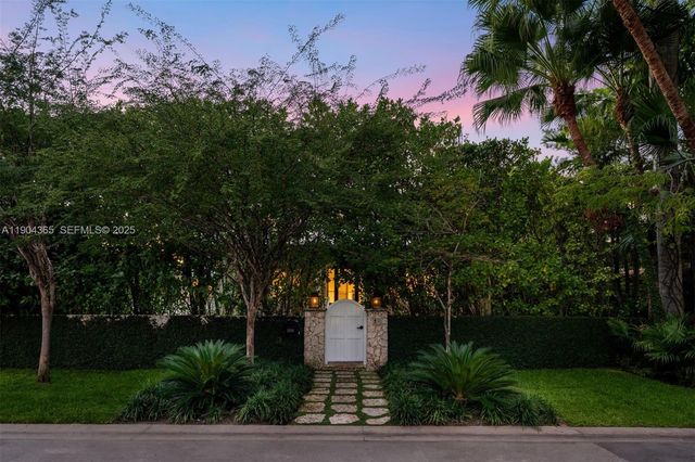 2500 Regatta Ave, Miami Beach, FL 33140