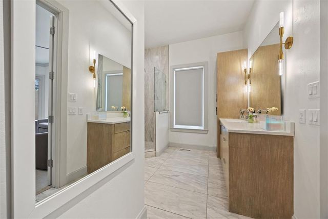 6509 Avondale Drive B, Nichols Hills, OK 73116