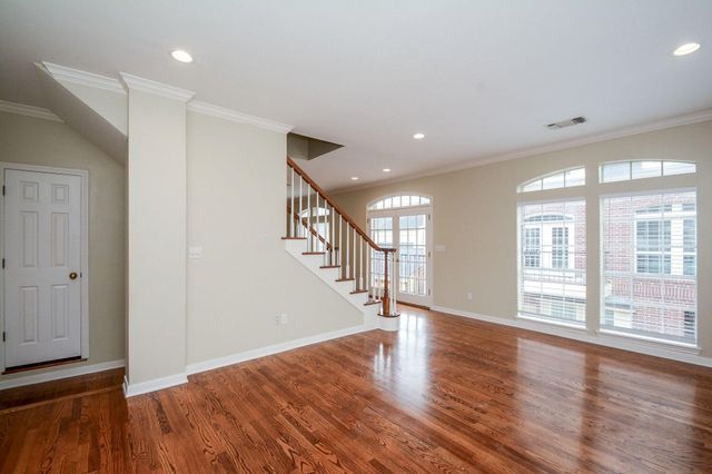 2022 Fairview, Houston, TX 77019