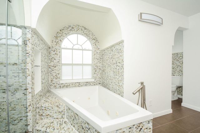 2022 Fairview, Houston, TX 77019