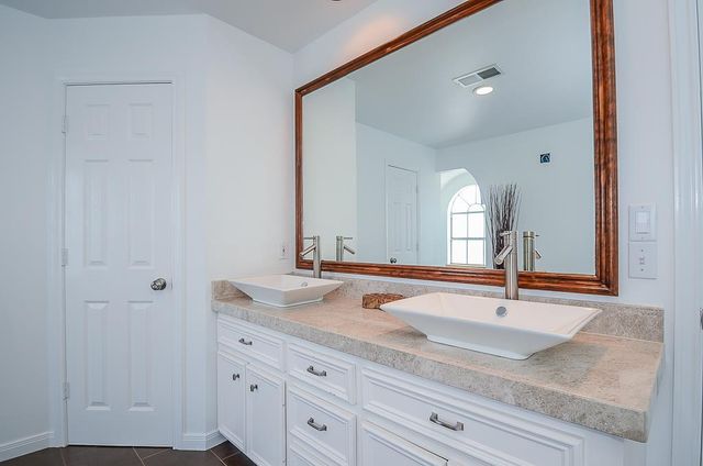 2022 Fairview, Houston, TX 77019