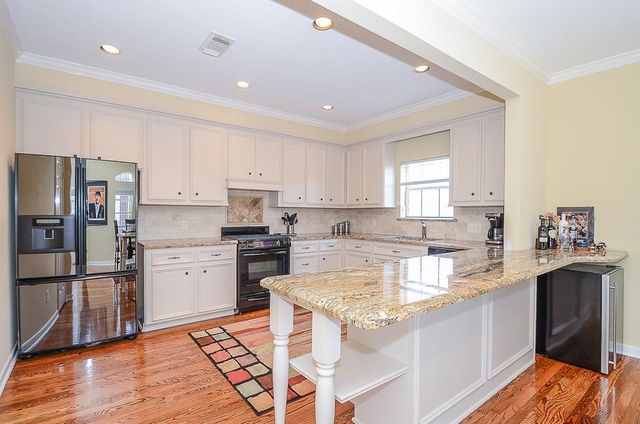 2022 Fairview, Houston, TX 77019