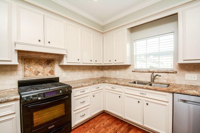 2022 Fairview, Houston, TX 77019