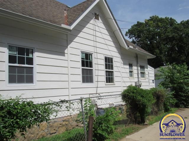 612 SW 5th ST, Topeka, KS 66603