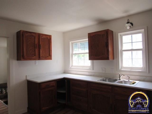 612 SW 5th ST, Topeka, KS 66603