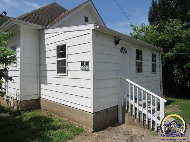 612 SW 5th ST, Topeka, KS 66603