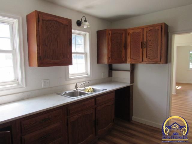 612 SW 5th ST, Topeka, KS 66603