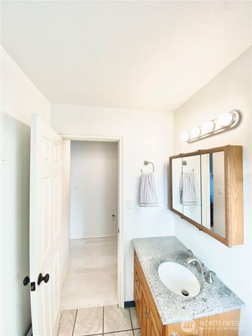 576 Puffin Avenue, Ocean Shores, WA 98569