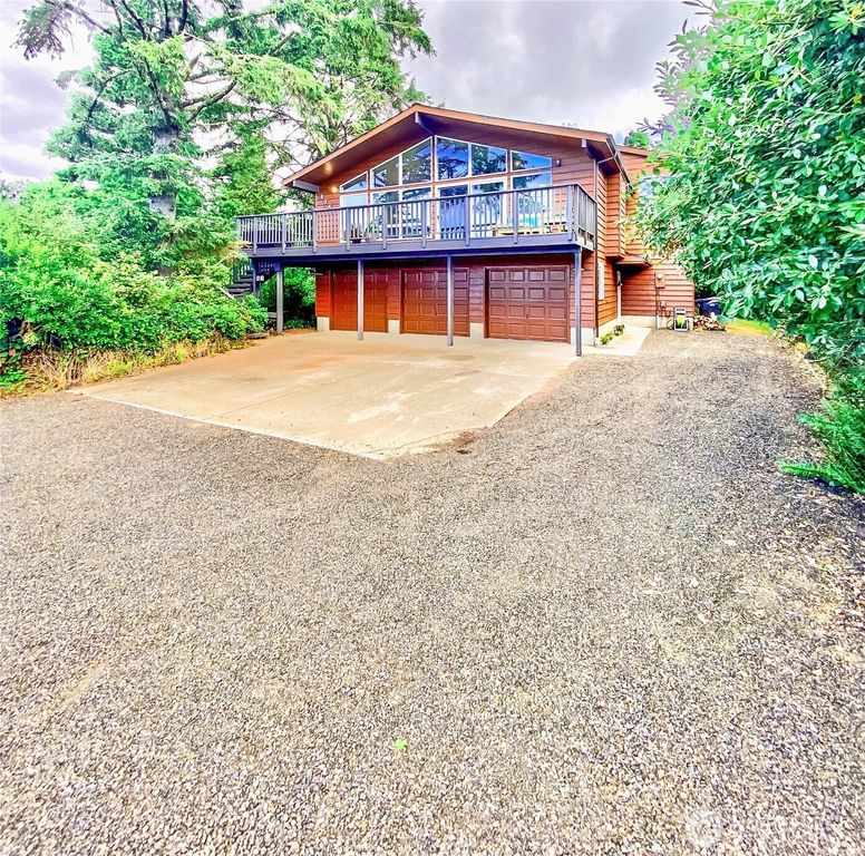 576 Puffin Avenue, Ocean Shores, WA 98569