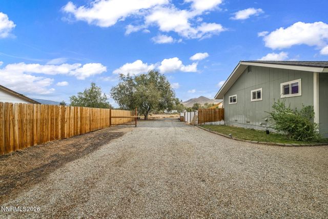 1346 Stephanie Way, Minden, NV 89423