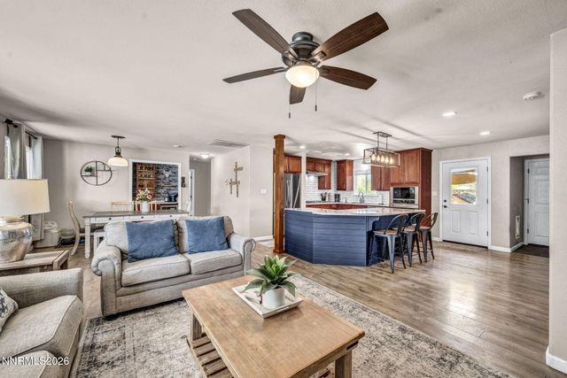 1346 Stephanie Way, Minden, NV 89423
