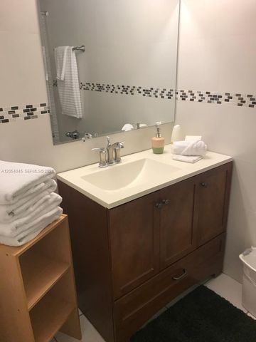26 Diplomat Parkway 2233, Hallandale Beach, FL 33009
