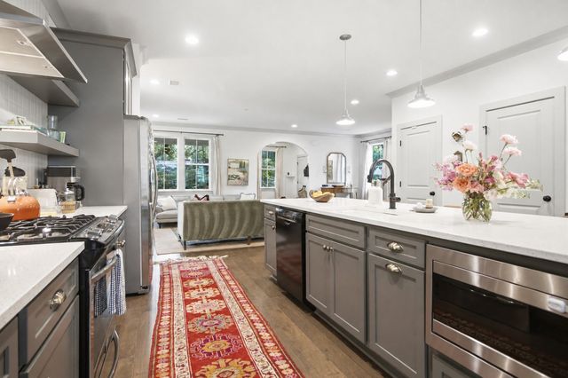 2204 Wappoo Drive, Charleston, SC 29412