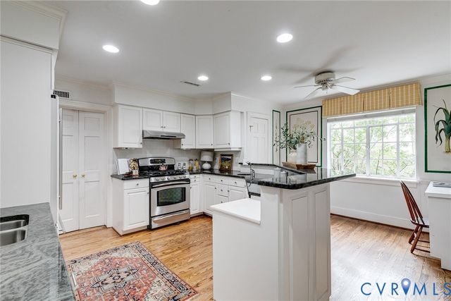 402 Beechwood Dr, Henrico, VA 23229