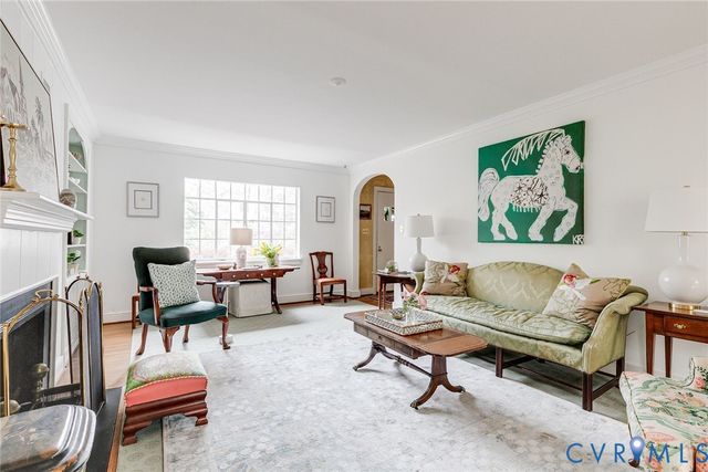 402 Beechwood Dr, Henrico, VA 23229