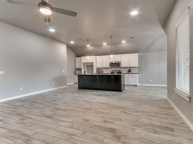 18524 Bridlington Court, Edmond, OK 73012